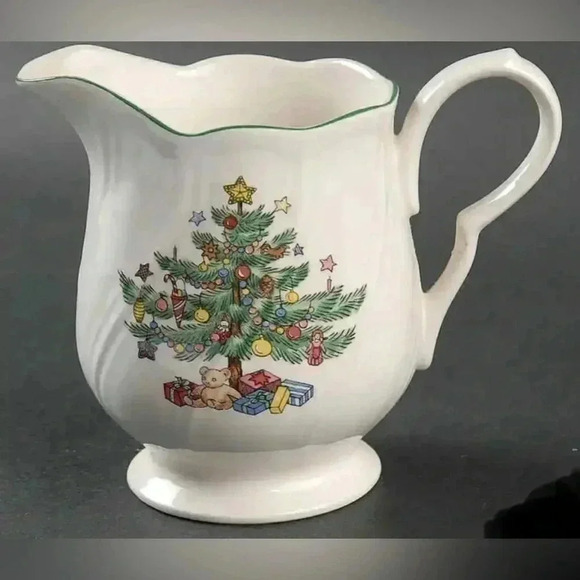 Nikko Happy Holidays Creamer Christmas Discontinued Pattern Collectors - Picture 1 of 7